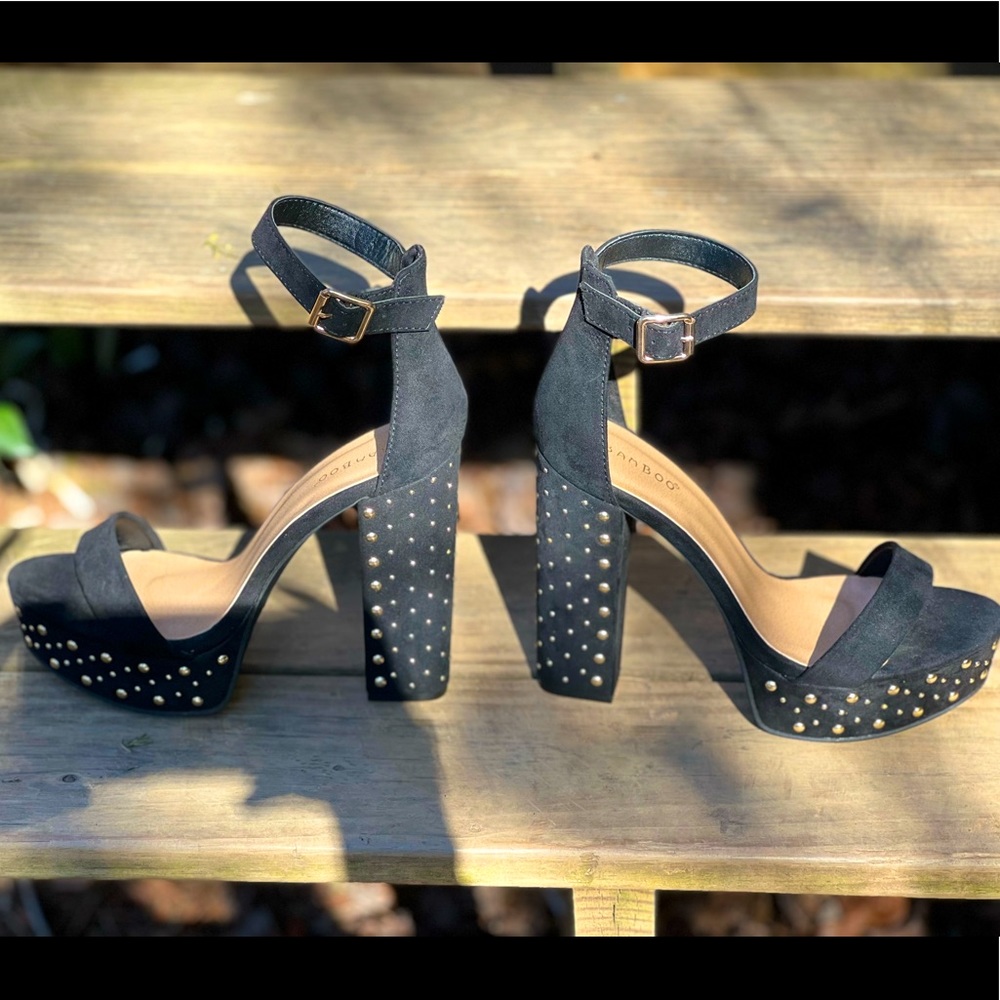 Bamboo Black & Gold Platform Heels